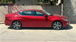 نيسان ألتيما